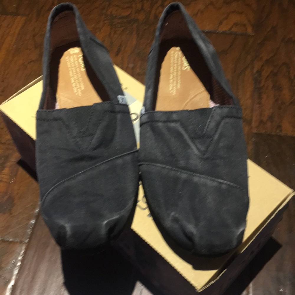 TOMS classics shoe